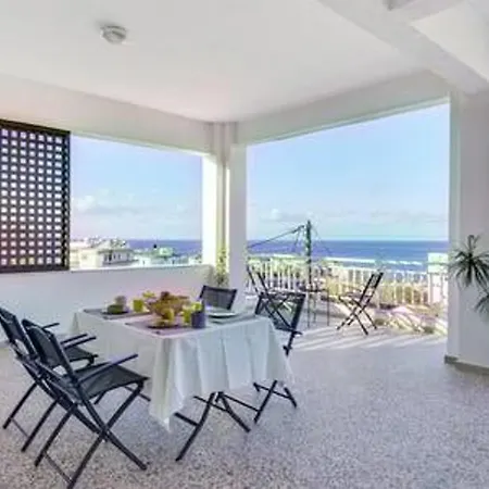 Sea And Mountain View Apartment
